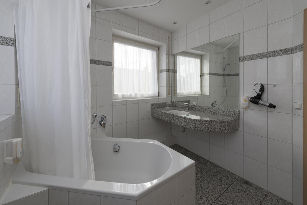 Hotel Gasthof Zum Storch Schlüsselfeld Εξωτερικό φωτογραφία
